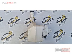 polovni delovi  Opel Corsa E boca tečnosti prskalica vetrobrana