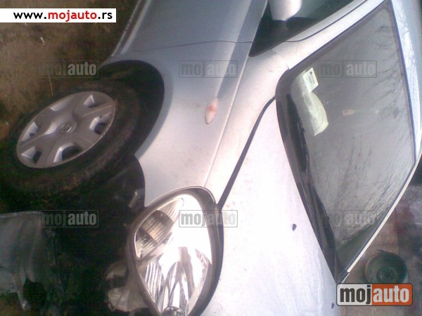 Used Toyota Yaris 2004