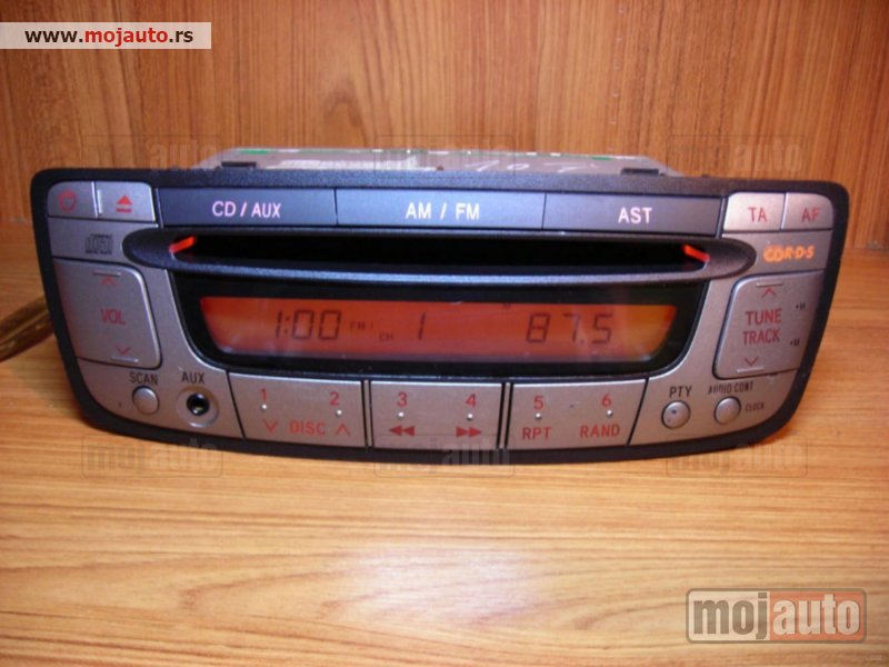 Glavna slika -  PEZO 107 Fabricki radio cd aux - MojAuto
