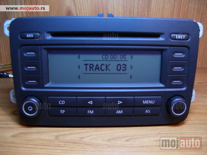 Glavna slika -  VW golf 5/passat b6 Fabricki cd radio RCD 300 - MojAuto