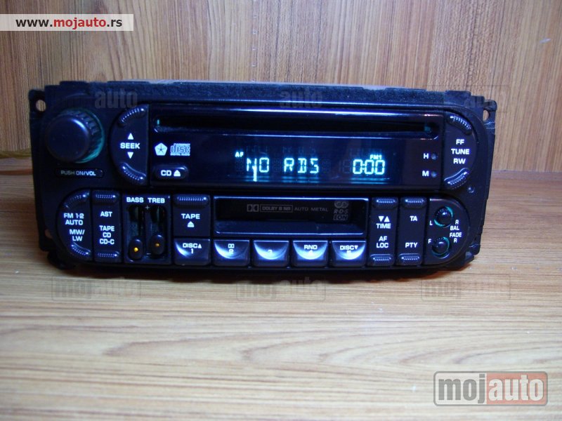 Glavna slika -  Jeep Fabricki cd radio kasetofon - MojAuto