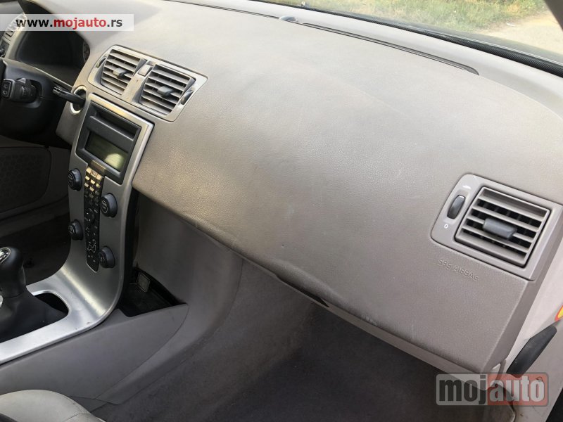 Glavna slika -  Volvo S40 i V50 Tabla sa airbegovima - MojAuto