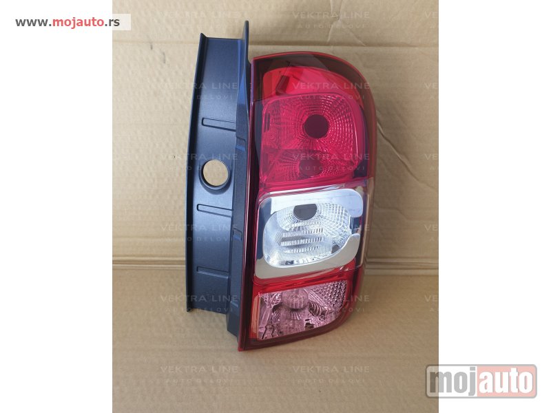 Glavna slika -  Stop svetlo Dacia Duster 2013-2016 - MojAuto