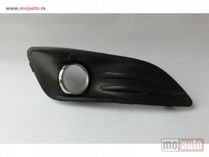 Glavna slika - Resetka sa rupom Ford Fiesta 2013-2017 - MojAuto