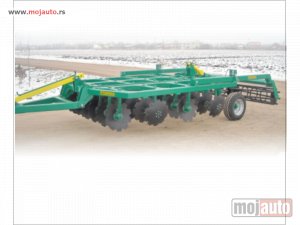 NOVI: Traktor Agromerkur "Monster" vučena tanjirača  