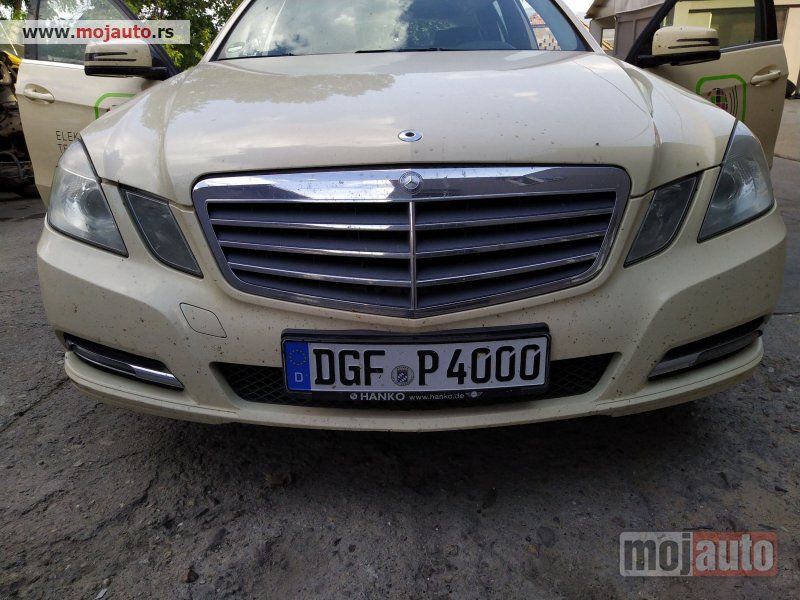 Glavna slika -  Mercedes E 220 CDI Bluetec delovi W212 - MojAuto