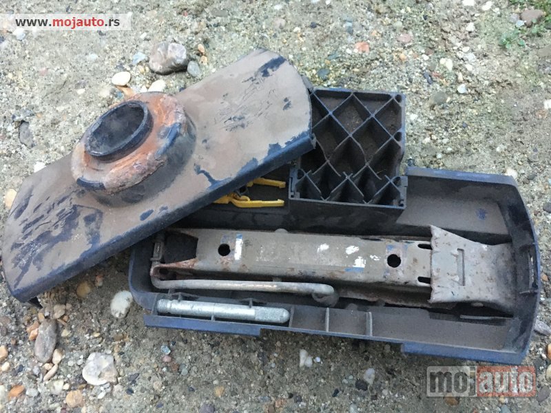 Glavna slika -  Dizalica i kutija pezo 307 - MojAuto