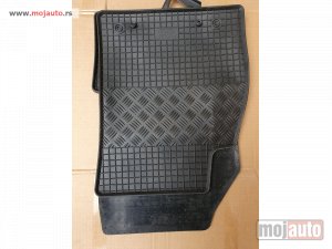 NOVI: delovi  Patosnice gumene tipske Opel Insignia 2008-2013