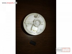 Glavna slika - Lancia y pumpa za benzin - MojAuto