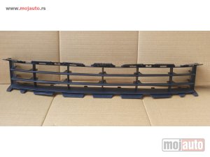 Glavna slika - Centralna resetka u braniku Renault Megane 2 2002-2005 - MojAuto