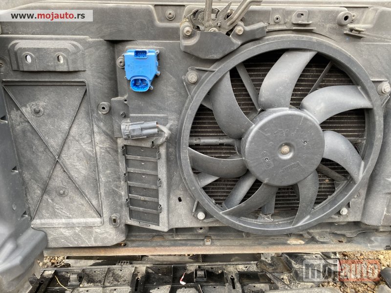 Glavna slika -  Prsa ventilator hladnjak pezo 308 vti - MojAuto