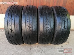 polovni delovi  2242. Gume BRIDGESTONE 16 C, LETNJE 225/65, Šara 6,8 mm. DOT 3717