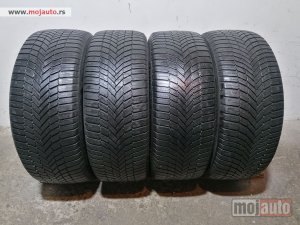 polovni delovi  2309. Gume BRIDGESTONE 18-ice, ZIMSKE 225/55, Šara 5,5 mm, DOT 2921