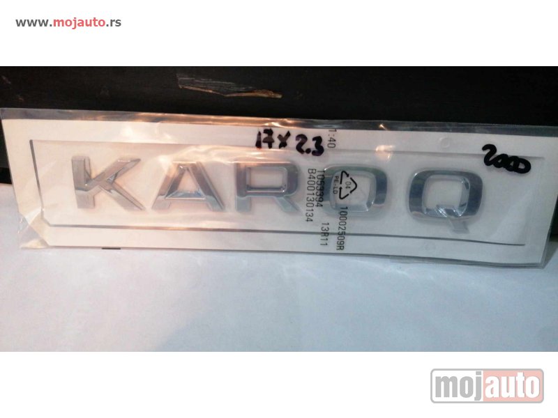 Glavna slika -  Škoda Karoq zadnja oznaka. Dimenzije:17x2.3cm. - MojAuto