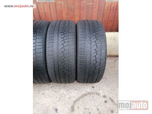 polovni delovi  2402. Gume ZEETEX 18-ice, ZIMSKE 235/45, Šara 5,2 mm