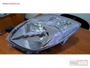 polovni delovi  Nekorišćen Levi Far za Toyotu Yaris 2005-2010