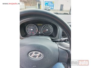 Glavna slika - Hyundai Accent GL  - MojAuto
