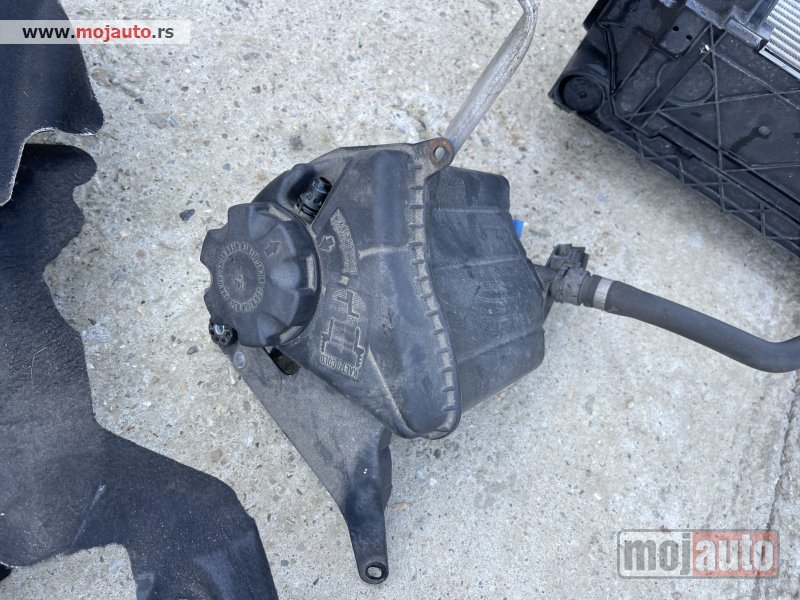 Glavna slika -  Posuda prelivne tecnosti antifriza za BMW 520 F 10 2.0 d 135 kw 184 ks - MojAuto