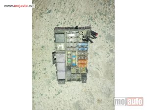 Glavna slika -  Tabla sa osiguracima za Renault Laguna - MojAuto