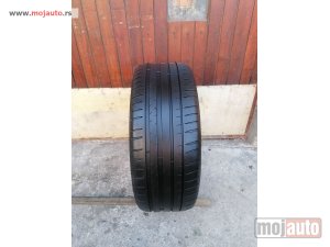 polovni delovi  2548. Guma MICHELIN 18-ica, LETNJA 235/45, Šara 4.4 mm, DOT 2019