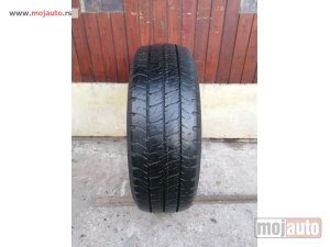 polovni delovi  2556. Guma GOODYEAR 16 C, LETNJA 215/65, Šara 6,4 mm. DOT 3018