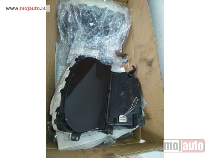 Glavna slika -  Yaris km sat - MojAuto
