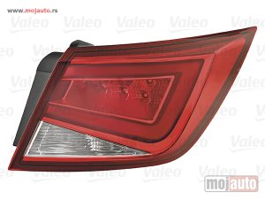 NOVI: delovi  Stop svetla i stop lampe
