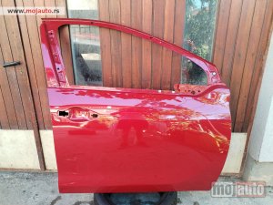 polovni delovi  Prednja desna vrata, crvena, za Peugeot 208 od 2012-2020