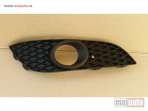 NOVI: delovi  Resetka u braniku sa rupom Opel Astra H 2007-2010