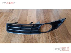 Glavna slika - Resetka u braniku sa rupom VW Passat B6 - MojAuto