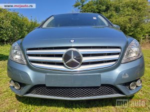 Glavna slika - Mercedes B W246 u delovima - MojAuto