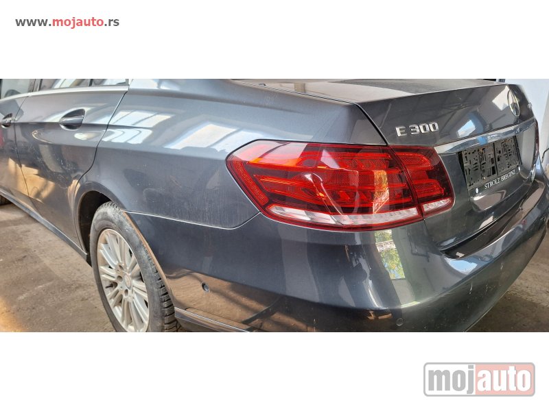 Glavna slika -  Mercedes E 300 Bluetec Hibrid W212 - MojAuto