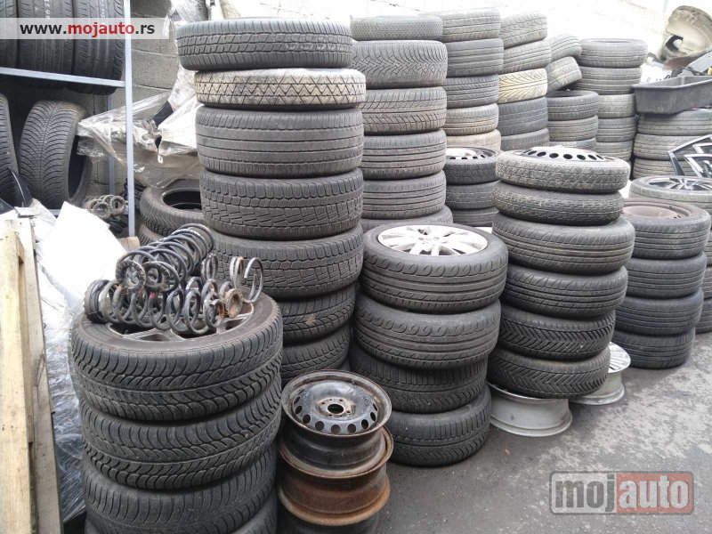 Glavna slika -  Gume na prodaju 15-16-17 20e komad    Originalni delovi  Moguca ugradnja delova  Alfa Romeo 147-156-166-159-GT-MiTo-Giulietta Fiat bravo 2 - croma -grande punto -multipla 2 -punto 3 -stilo-idea Freemont Panda 3 500L Lancia ypsilon-delta-musa-lybra  U - MojAuto