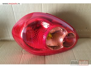 NOVI: delovi  Stop svetlo Toyota Aygo 2006-2009