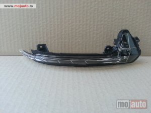 NOVI: delovi  Migavac u retrovizoru Audi A6 2011-2016