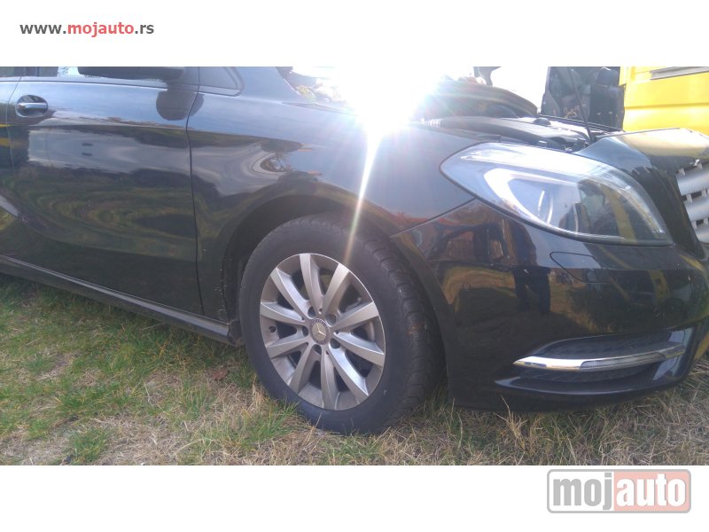 Glavna slika -  Mercedes B 2014 god - MojAuto