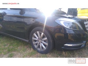polovni delovi  Mercedes B 2014 god