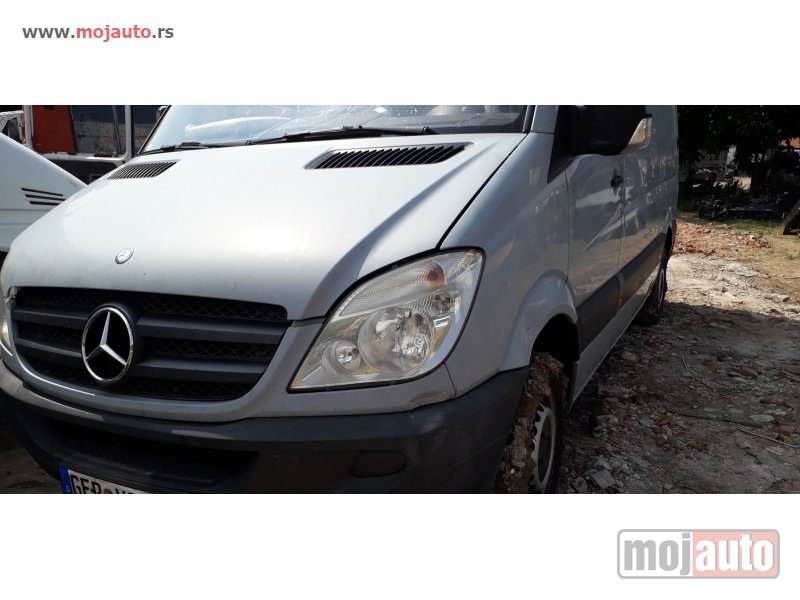 Glavna slika -  Mercedes kombi Sprinter 216 CDI u delovima - MojAuto