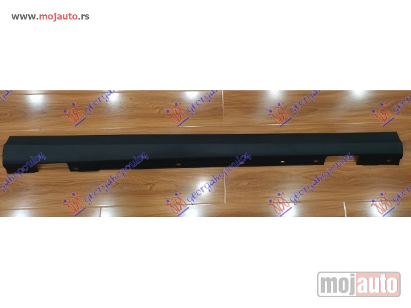 Glavna slika -  SAJTNA PLASTICNA Desno Mercedes c class (w204) 11-14 -dostupno - MojAuto