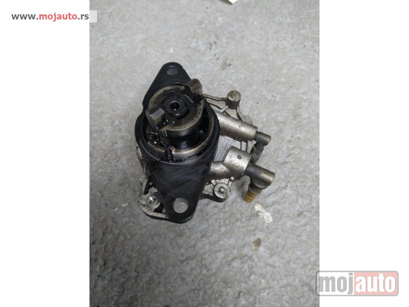 Glavna slika -  Lancia ypsilon 1.3 m jet vakum pumpa Originalni delovi  Moguca ugradnja delova  Alfa Romeo 147-156-166-159-GT-MiTo-Giulietta Fiat bravo 2 - croma -grande punto -multipla 2 -punto 3 -stilo-idea Freemont Panda 3 500L Lancia ypsilon-delta-musa-lybra  Ukoliko - MojAuto