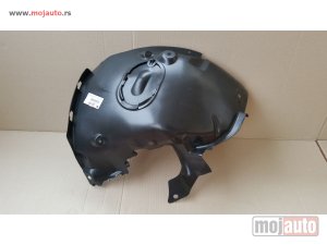 NOVI: delovi  Potkrilo Renault Megane 2