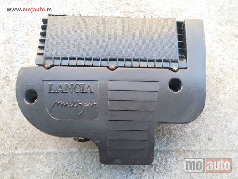 Glavna slika -  Lancia ypsilon 1.3 m jet kuciste filtera vazduha Originalni delovi  Moguca ugradnja delova  Alfa Romeo 147-156-166-159-GT-MiTo-Giulietta Fiat bravo 2 - croma -grande punto -multipla 2 -punto 3 -stilo-idea Freemont Panda 3 500L Lancia ypsilon-delta-musa-ly - MojAuto