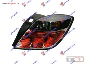 Glavna slika - STOP LAMPA (ZATAMNJENA/CRVENA) 3 VRATA/GTC (HELLA) Desno Opel astra h 04-10 -dostupno - MojAuto