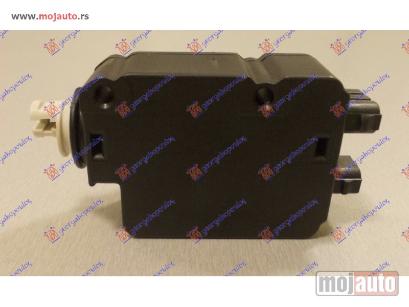 Glavna slika -  MOTOR BRAVE ZA CENTRALNO ZAKLJUCAVANJE GEPEK VRATA (3/2pins) -1994 Bmw series 5 (e34) 88-95 -dostupno - MojAuto