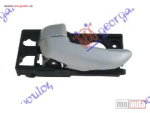Glavna slika - KVAKA ZADNJIH/PREDNJIH VRATA UNUTRASNJA SREBRNA Desno Hyundai i10 10-13 -dostupno - MojAuto
