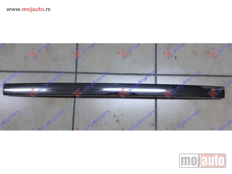 Glavna slika -  LAJSNA ZADNJEG BRANIKA HROM Fiat linea 13-15 -dostupno - MojAuto