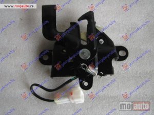 Glavna slika - BRAVA HAUBE (SA ALARMOM) Toyota yaris 05-11 -dostupno - MojAuto