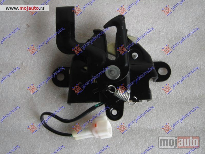 Glavna slika -  BRAVA HAUBE (SA ALARMOM) Toyota yaris 05-11 -dostupno - MojAuto