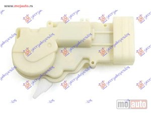 NOVI: delovi  MOTOR BRAVE ZADNJIH VRATA (4pins) Desno Toyota yaris verso 99-06 -dostupno