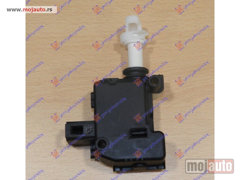 Glavna slika -  MOTOR BRAVE ZA CENTRALNO ZAKLJUCAVANJE (POKLOPAC REZERVOARA) (2pins) Vw bora 98-05 -dostupno - MojAuto